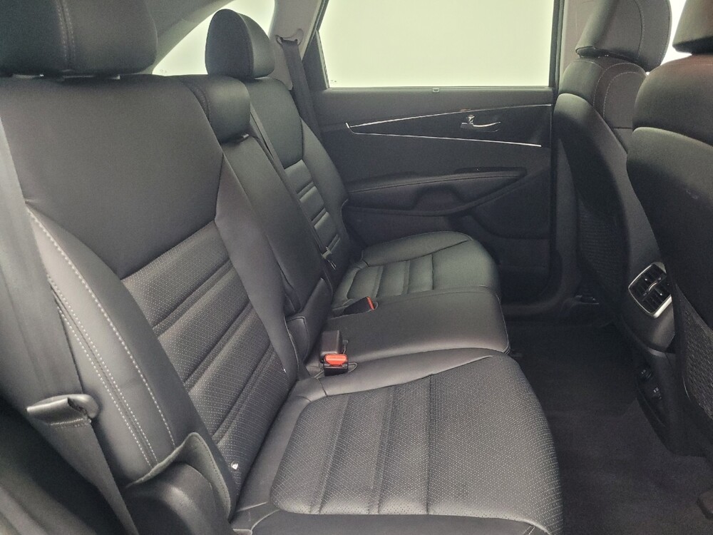 2017 Kia Sorento in Highland, IN 46322 - 18124002 19