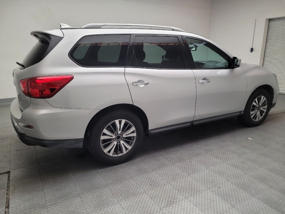 2019 Nissan Pathfinder in Downey, CA 90241 - 18124008 10