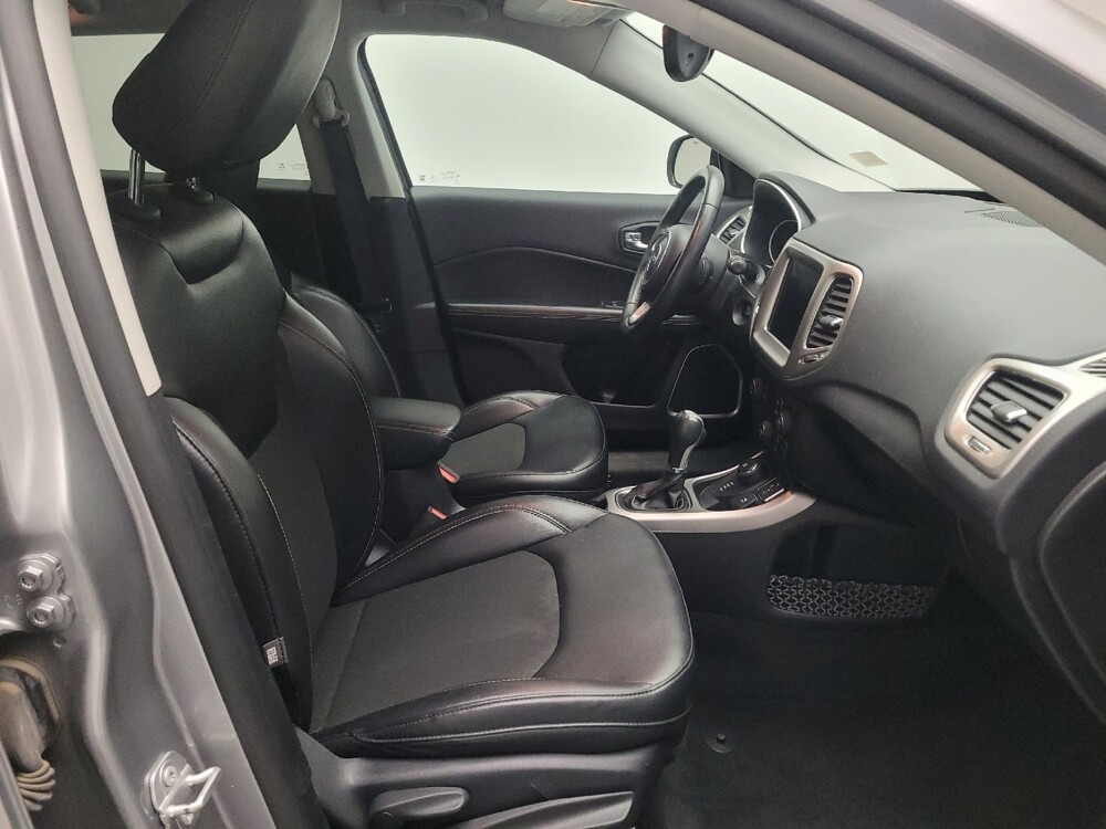 2018 Jeep Compass in Downey, CA 90241 - 18124016 21