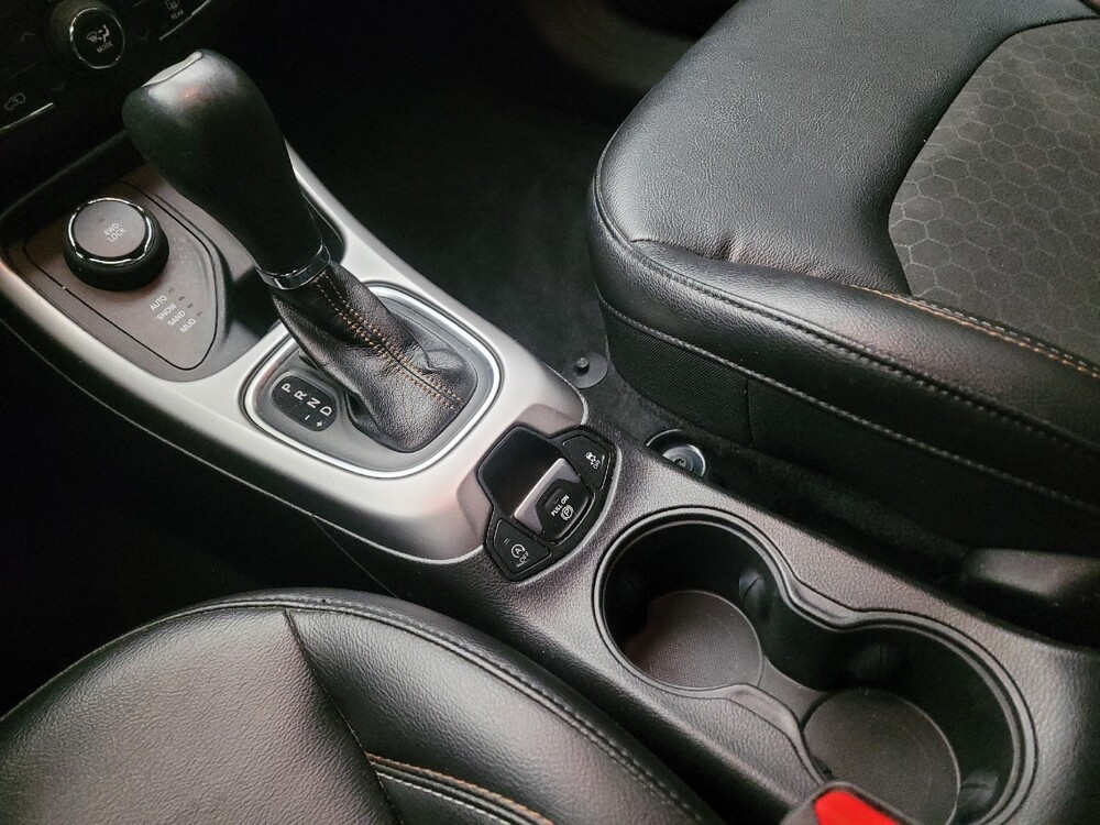 2018 Jeep Compass in Downey, CA 90241 - 18124016 26