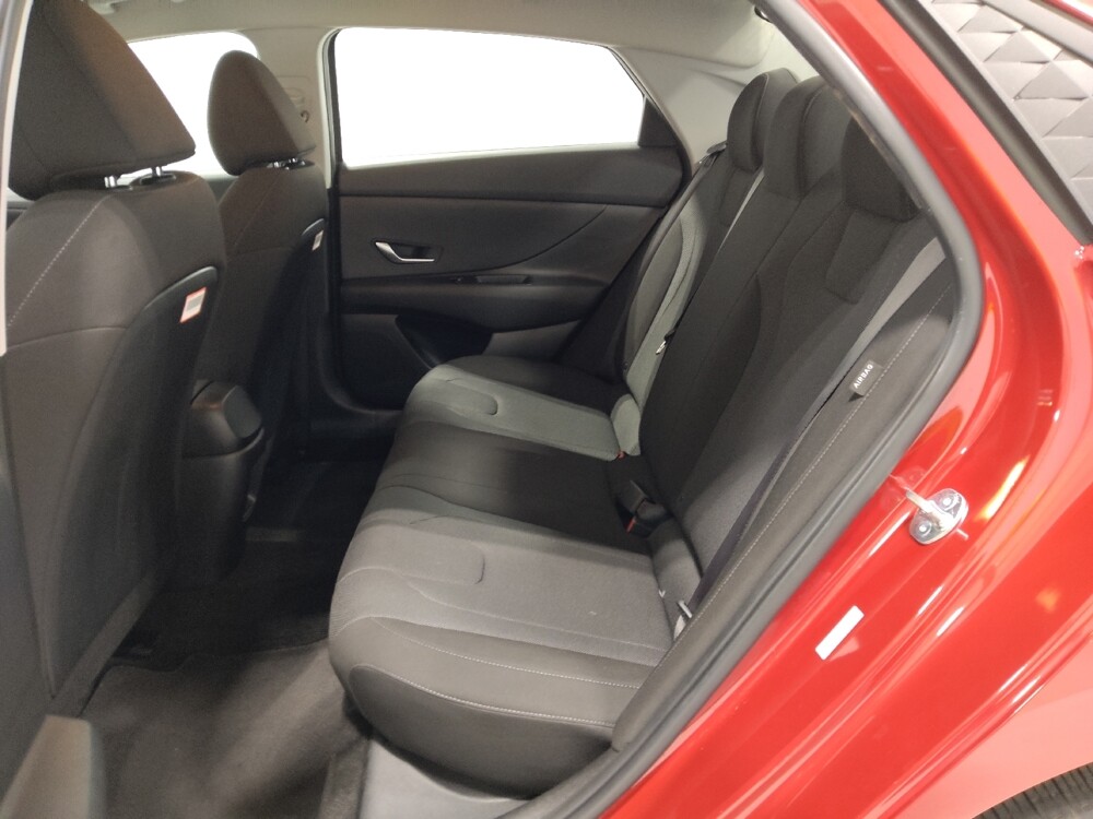 2025 Hyundai Elantra in Columbus, OH 43231 - 18124027 18