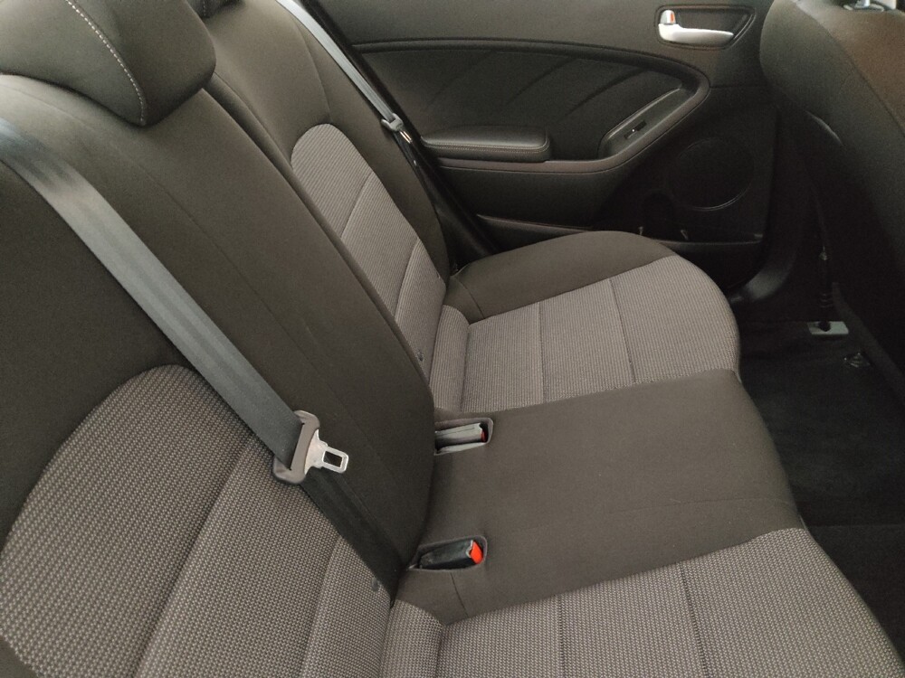 2018 Kia Forte in Tampa, FL 33619 - 18124043 19