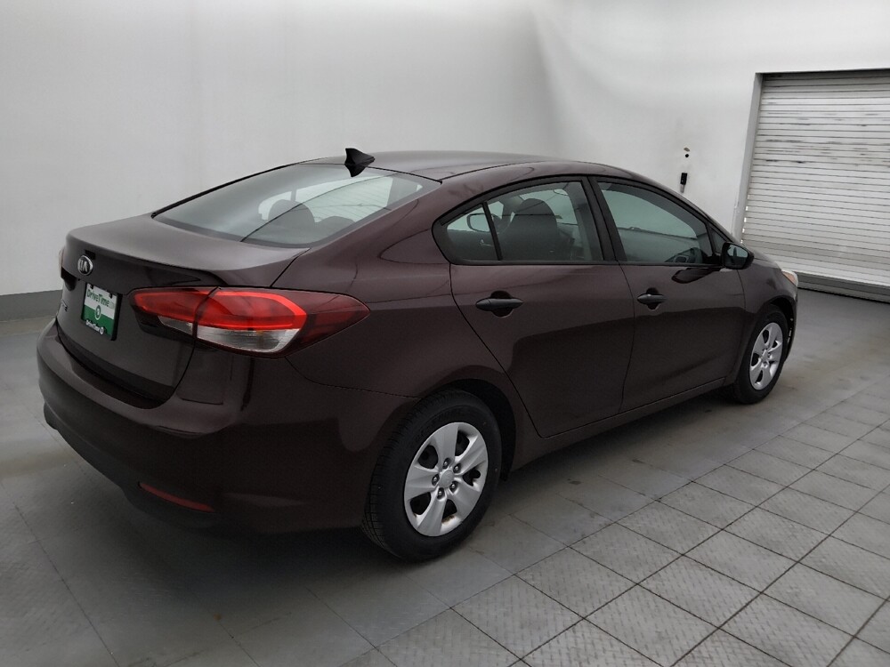 2018 Kia Forte in Tampa, FL 33619 - 18124043 10