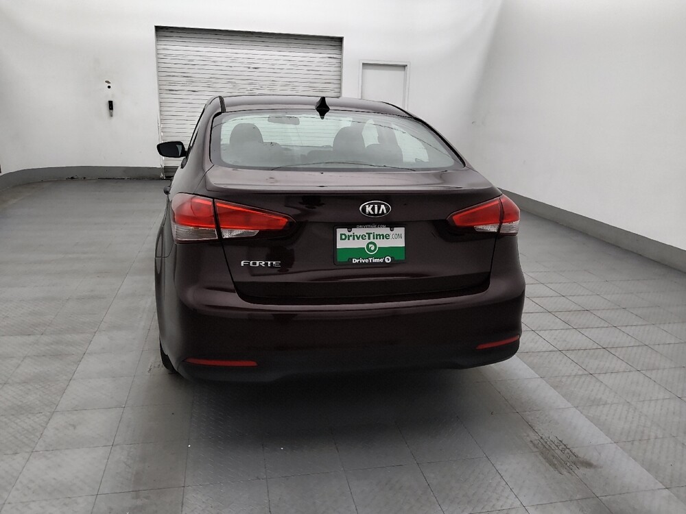 2018 Kia Forte in Tampa, FL 33619 - 18124043 6