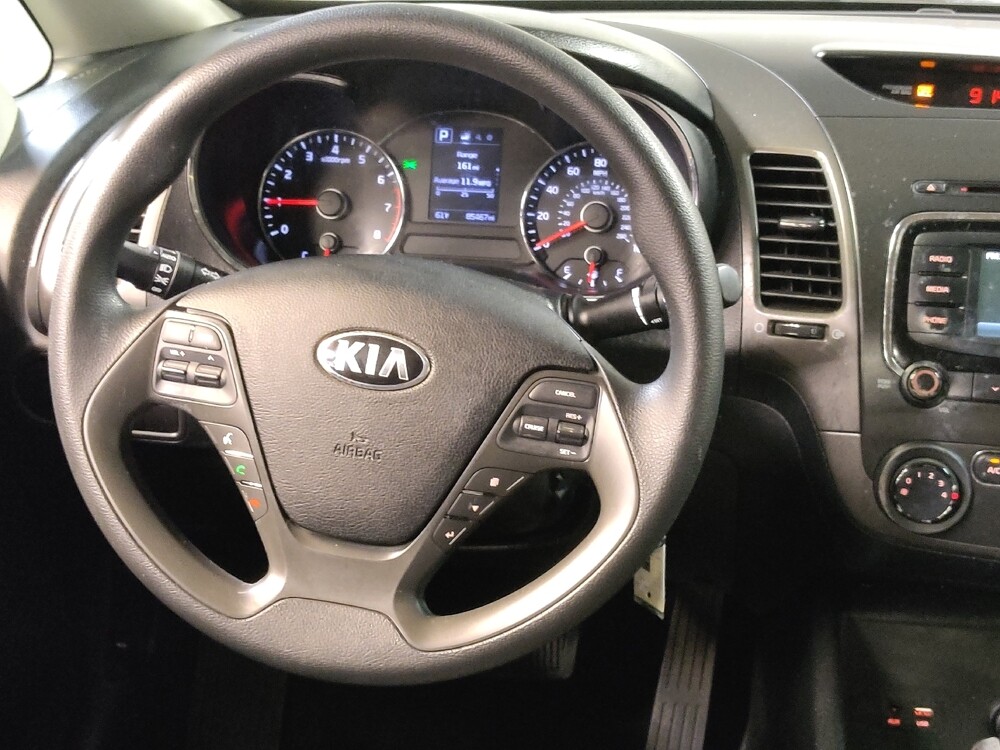 2018 Kia Forte in Tampa, FL 33619 - 18124043 22