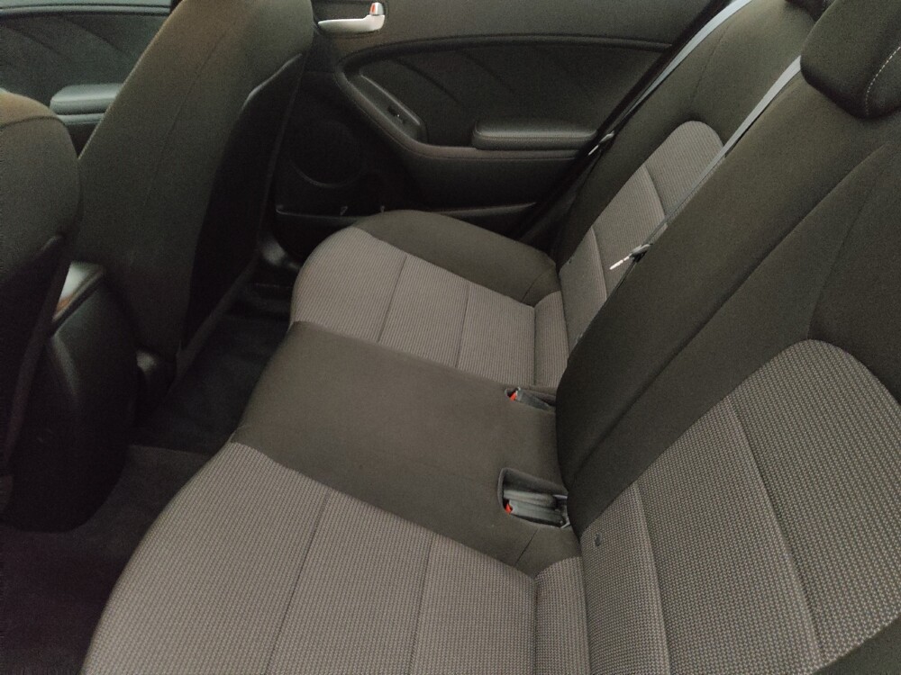 2018 Kia Forte in Tampa, FL 33619 - 18124043 18