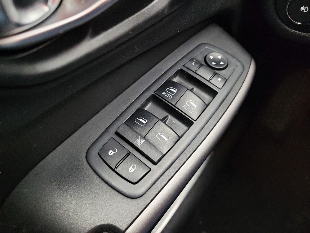 2019 Jeep Cherokee in Eastpointe, MI 48021 - 18124048 27