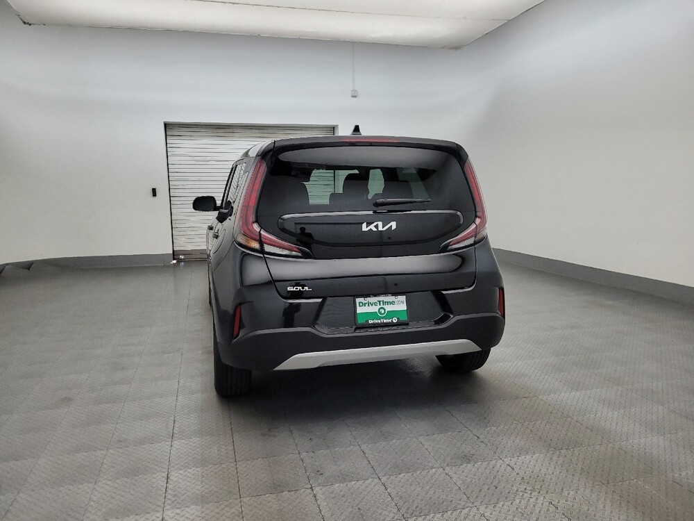 2025 Kia Soul in Glendale, AZ 85301 - 18124051 6