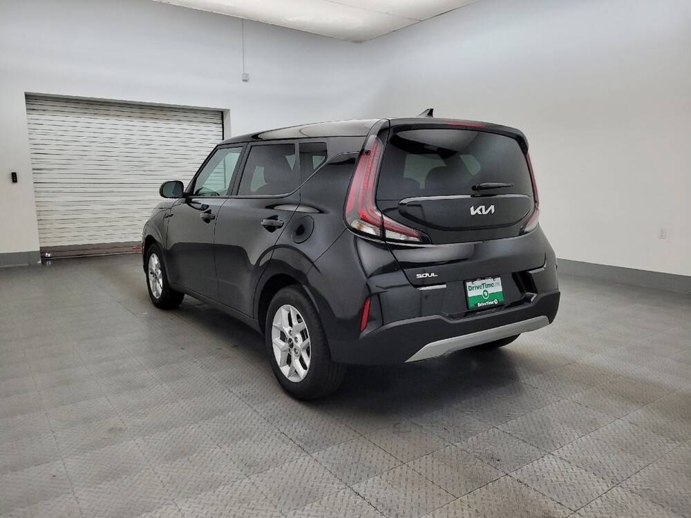 2025 Kia Soul in Glendale, AZ 85301 - 18124051 5