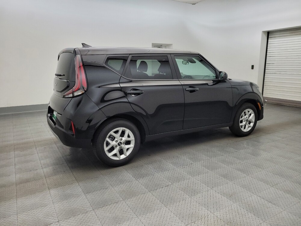 2025 Kia Soul in Glendale, AZ 85301 - 18124051 10