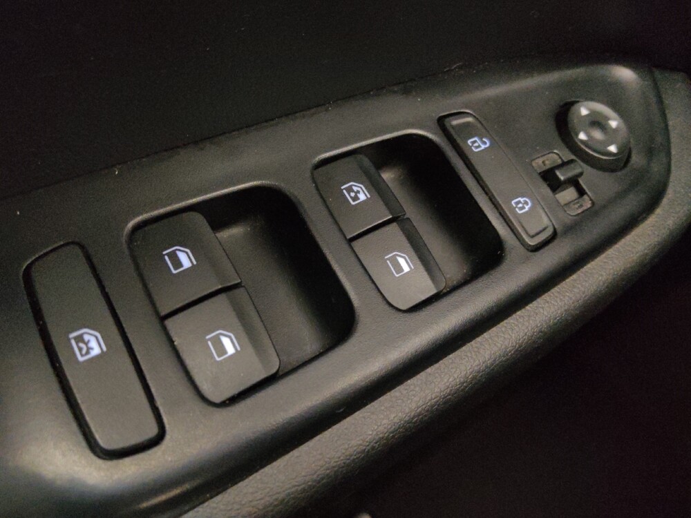 2023 Hyundai Venue in Albuquerque, NM 87123 - 18124062 27