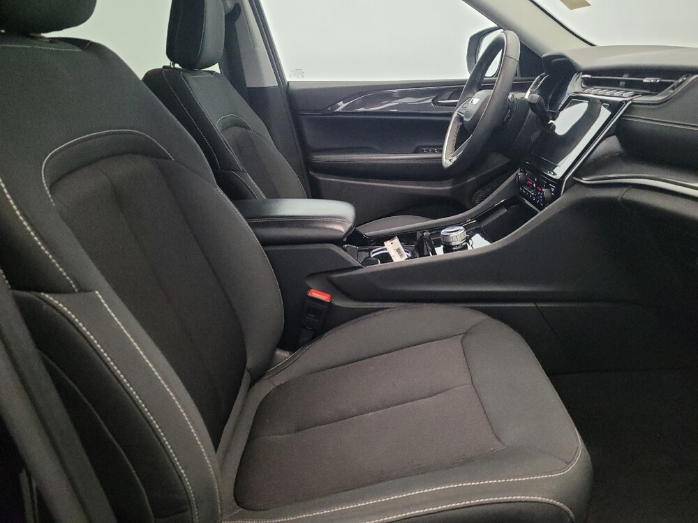 2023 Jeep Grand Cherokee in Pittsburgh, PA 15236 - 18124063 21