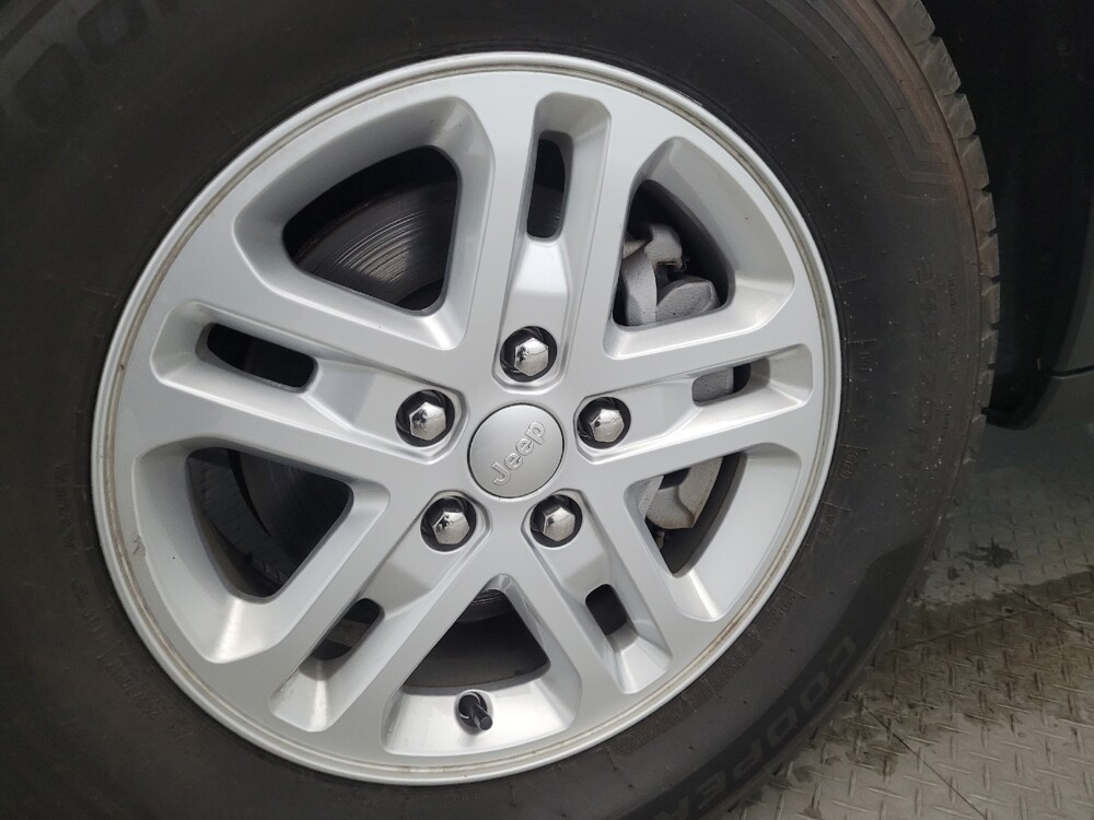 2023 Jeep Grand Cherokee in Pittsburgh, PA 15236 - 18124063 31