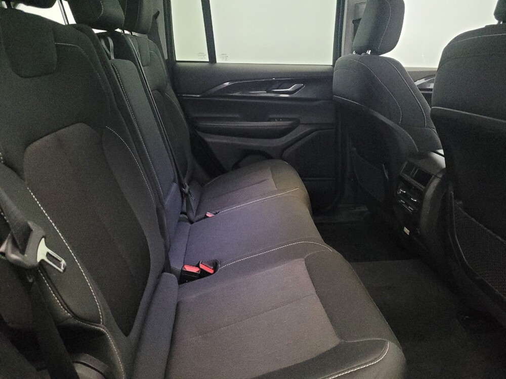 2023 Jeep Grand Cherokee in Pittsburgh, PA 15236 - 18124063 19