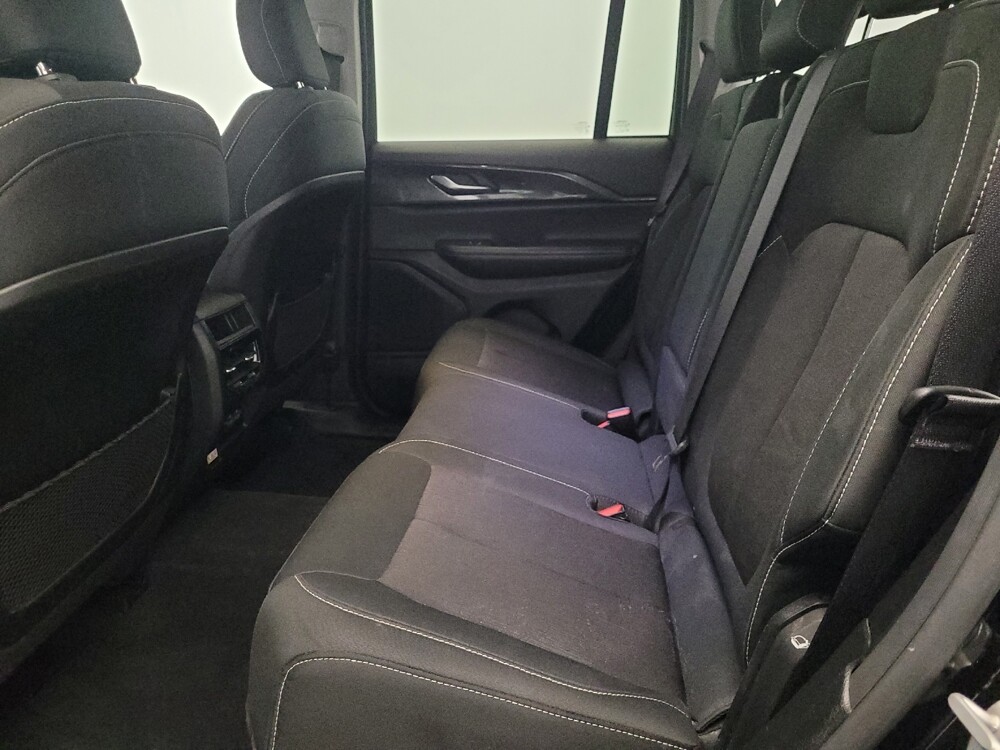 2023 Jeep Grand Cherokee in Pittsburgh, PA 15236 - 18124063 18