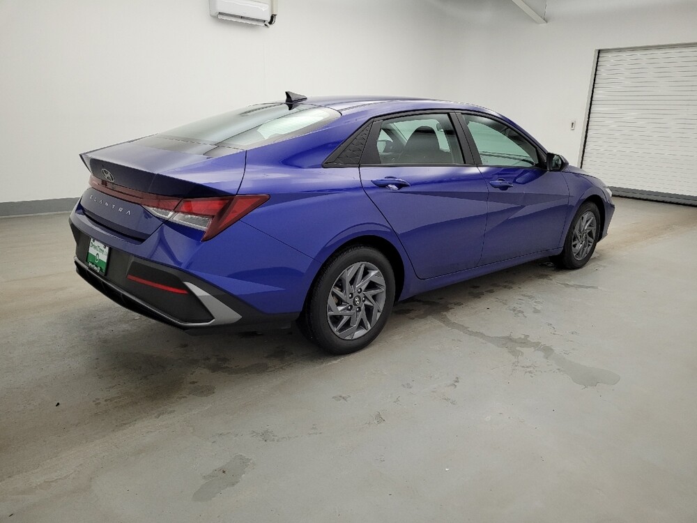 2024 Hyundai Elantra in Miamisburg, OH 45342 - 18124076 10