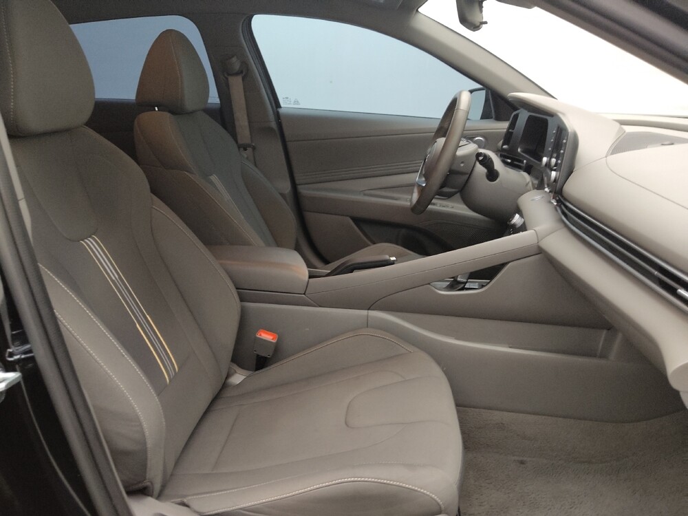 2025 Hyundai Elantra in Albuquerque, NM 87113 - 18124080 21