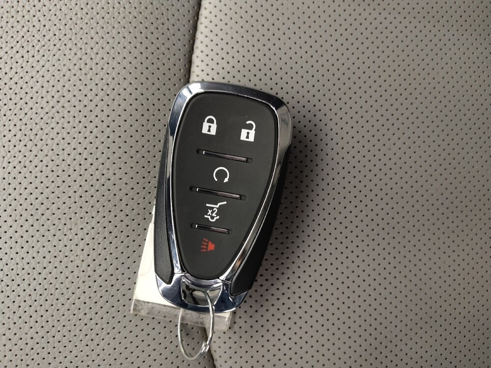 2021 Chevrolet Equinox in Topeka, KS 66611 - 18124103 32