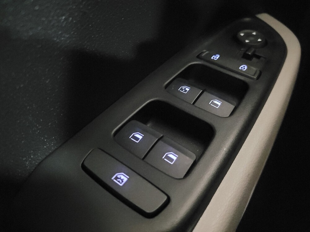 2024 Hyundai Venue in Marietta, GA 30062 - 18124112 27