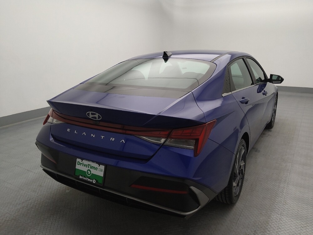 2025 Hyundai Elantra in Wichita, KS 67207 - 18124114 7