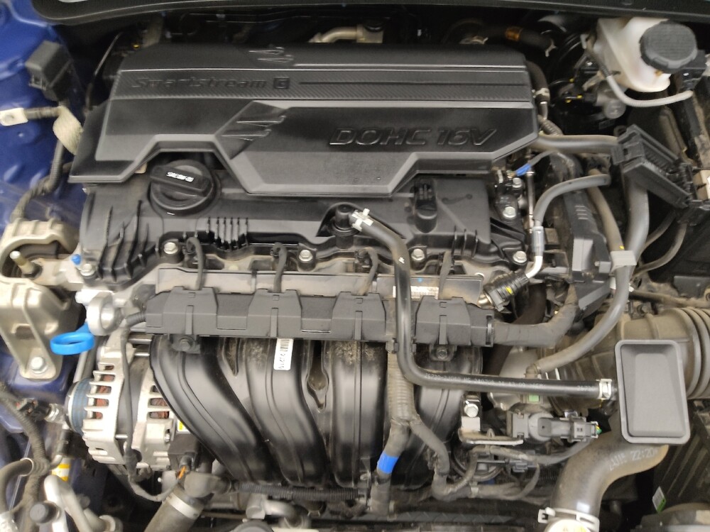 2025 Hyundai Elantra in Wichita, KS 67207 - 18124114 30