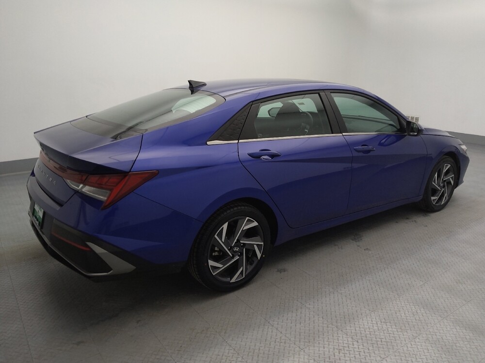 2025 Hyundai Elantra in Wichita, KS 67207 - 18124114 10