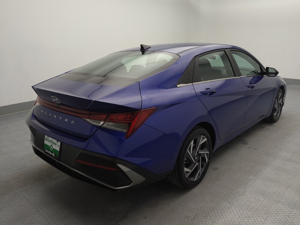 2025 Hyundai Elantra in Wichita, KS 67207 - 18124114 9