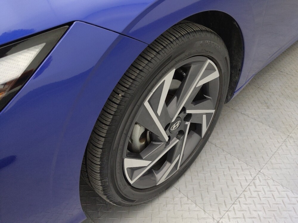 2025 Hyundai Elantra in Wichita, KS 67207 - 18124114 31
