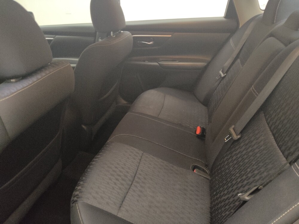 2017 Nissan Altima in Lombard, IL 60148 - 18124115 18