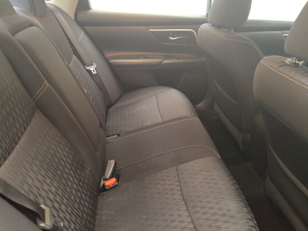 2017 Nissan Altima in Lombard, IL 60148 - 18124115 19
