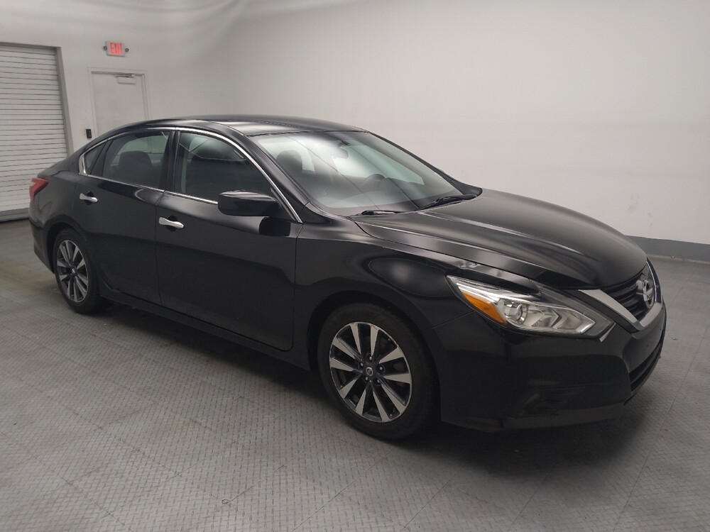 2017 Nissan Altima in Lombard, IL 60148 - 18124115 11
