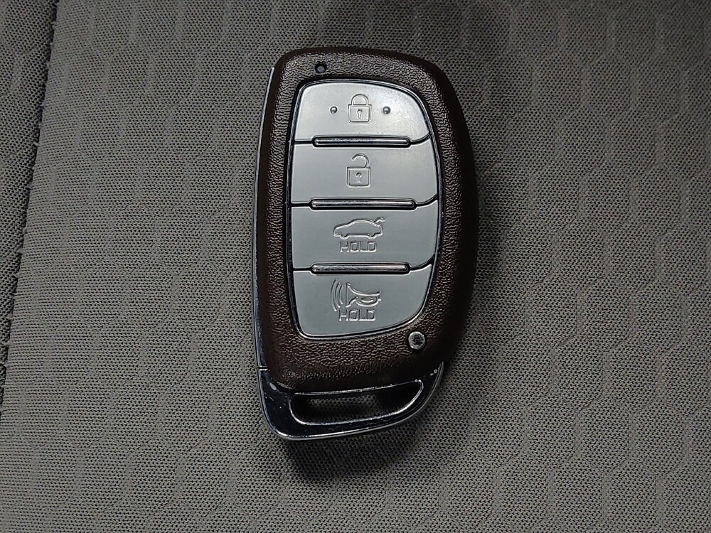 2020 Hyundai Elantra in Houston, TX 77060 - 18124117 32