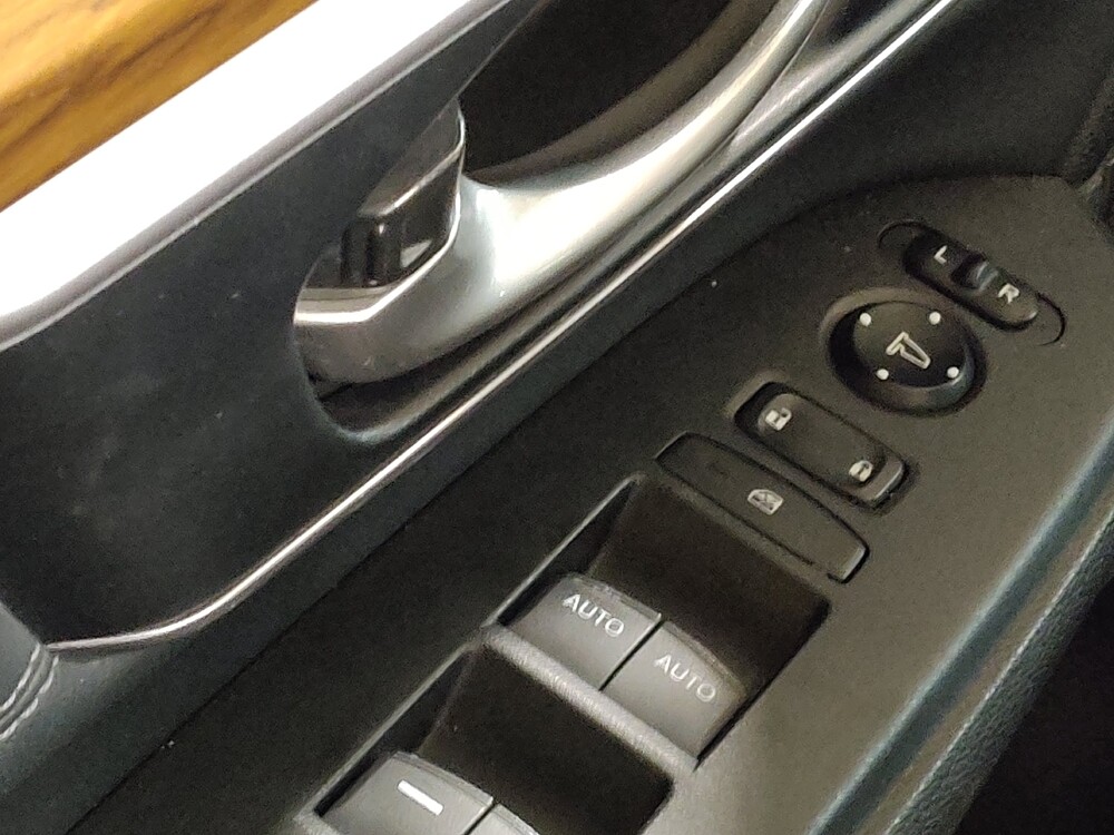 2017 Honda CR-V in Arlington, TX 76011 - 18124121 27