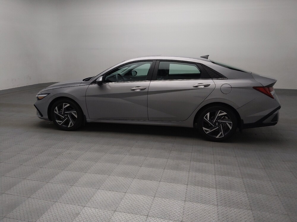 2025 Hyundai Elantra in Arlington, TX 76011 - 18124128 3