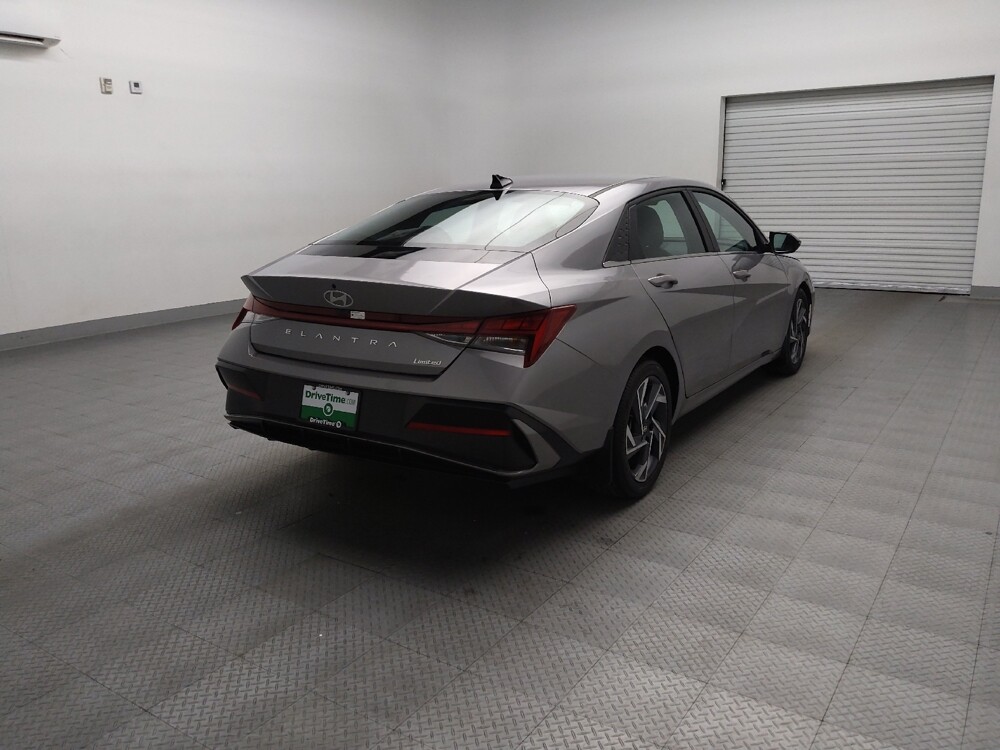 2025 Hyundai Elantra in Arlington, TX 76011 - 18124128 9