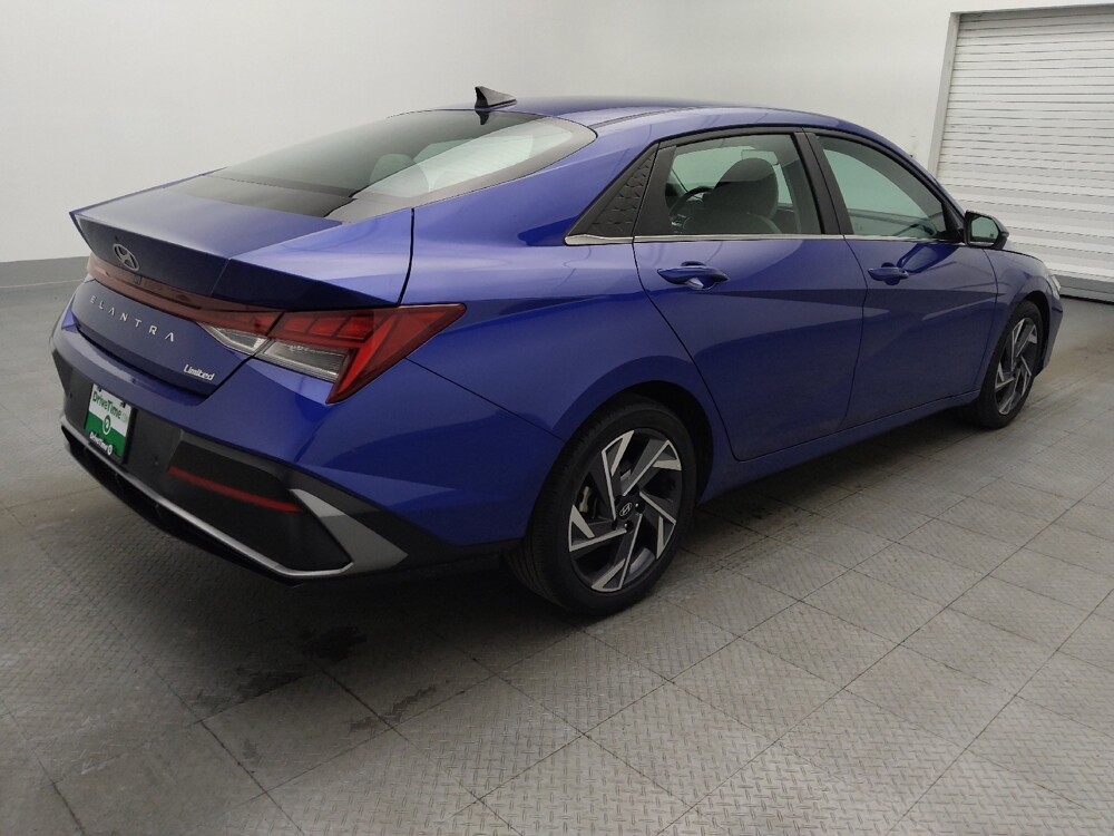 2024 Hyundai Elantra in Gainesville, FL 32609 - 18124129 9