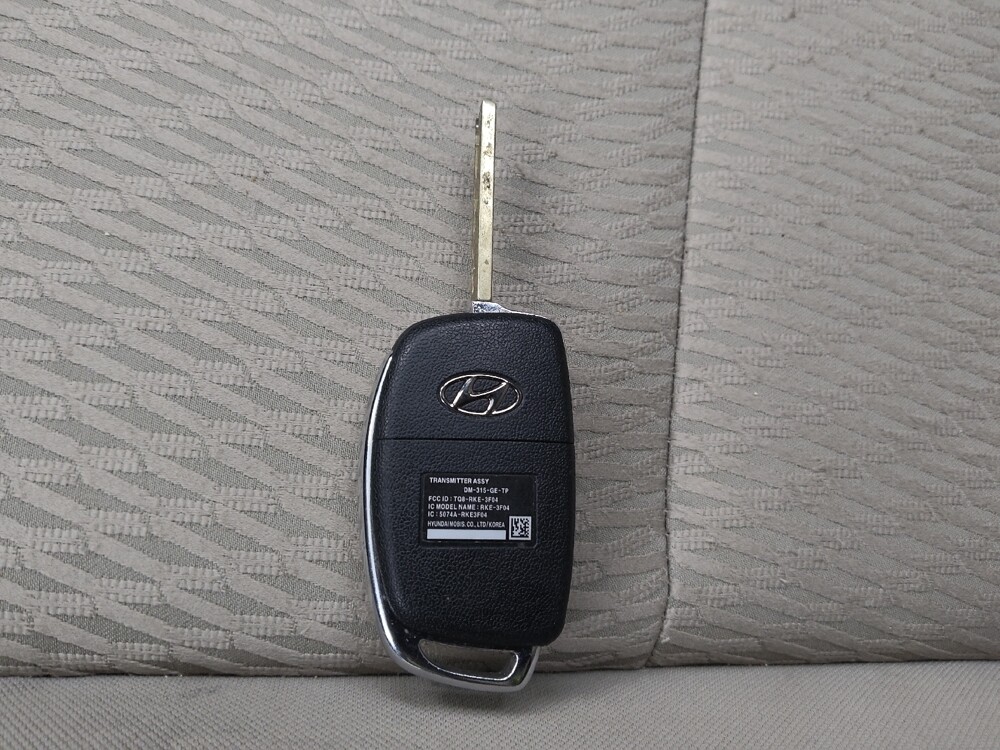 2013 Hyundai Santa Fe in St. Louis, MO 63136 - 18124132 32