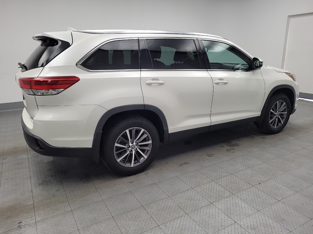 2019 Toyota Highlander in Memphis, TN 38128 - 18124141 10