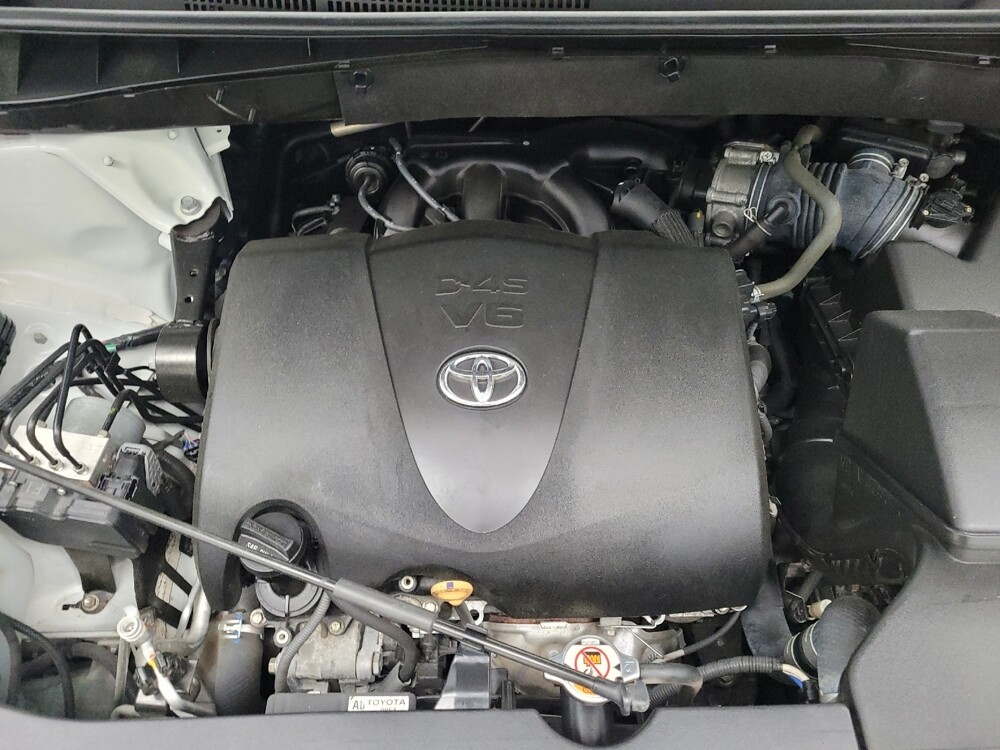 2019 Toyota Highlander in Memphis, TN 38128 - 18124141 30