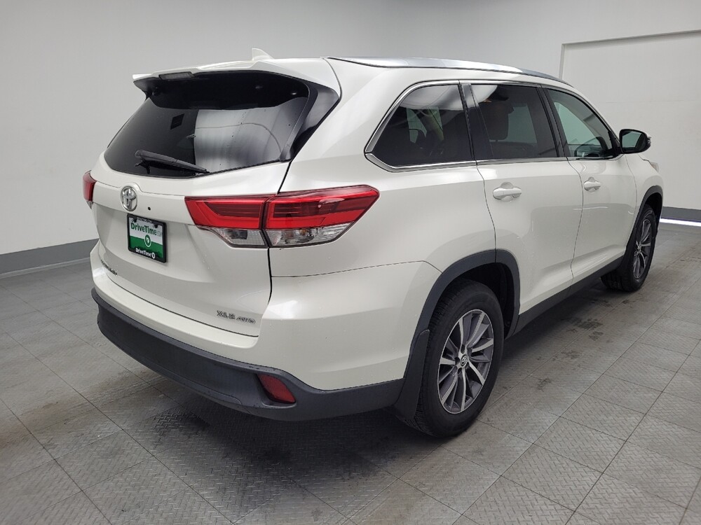 2019 Toyota Highlander in Memphis, TN 38128 - 18124141 9