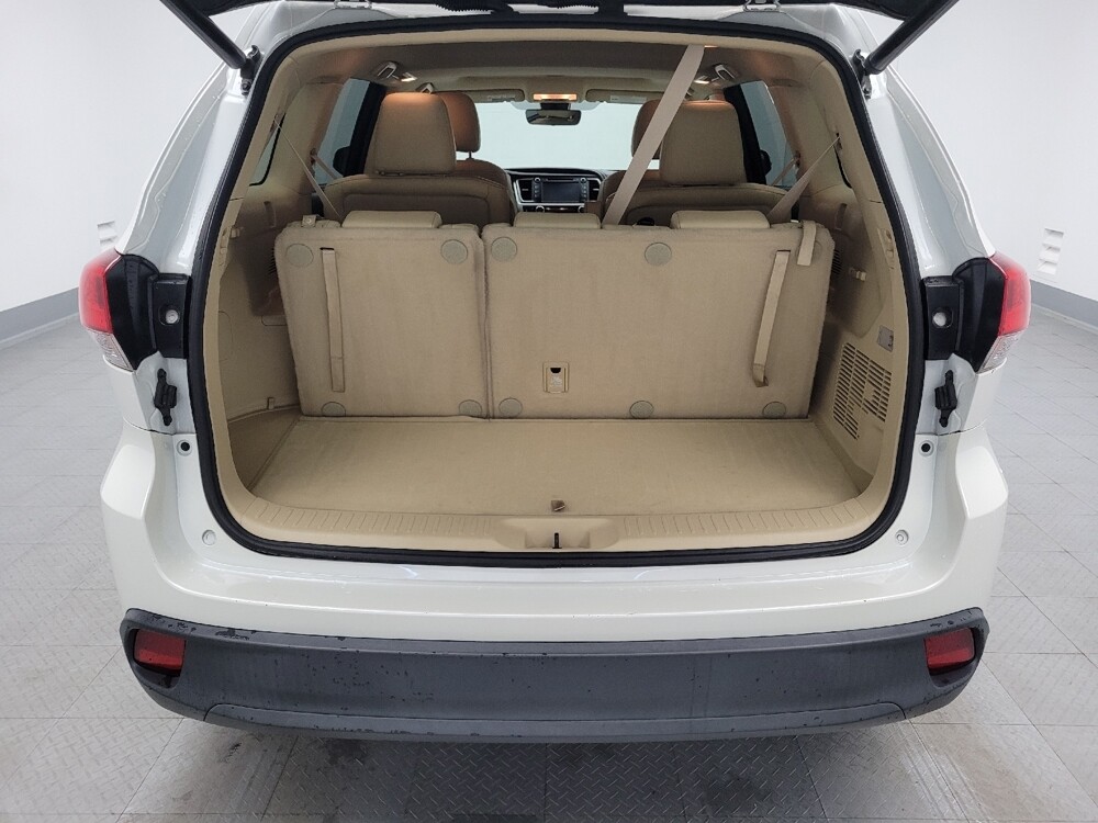 2019 Toyota Highlander in Memphis, TN 38128 - 18124141 29