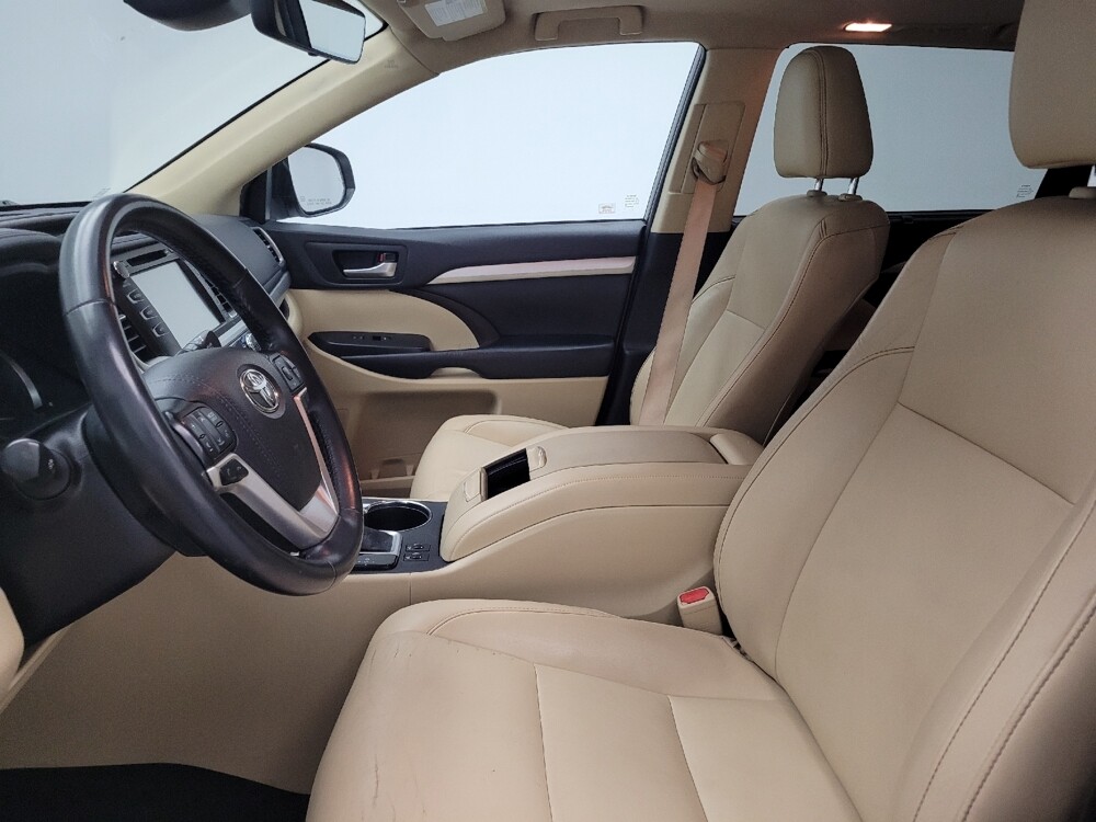 2019 Toyota Highlander in Memphis, TN 38128 - 18124141 17