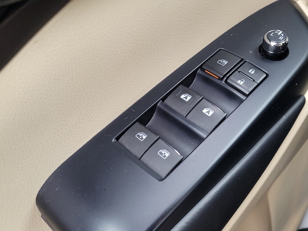 2019 Toyota Highlander in Memphis, TN 38128 - 18124141 27