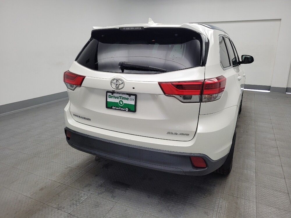 2019 Toyota Highlander in Memphis, TN 38128 - 18124141 7