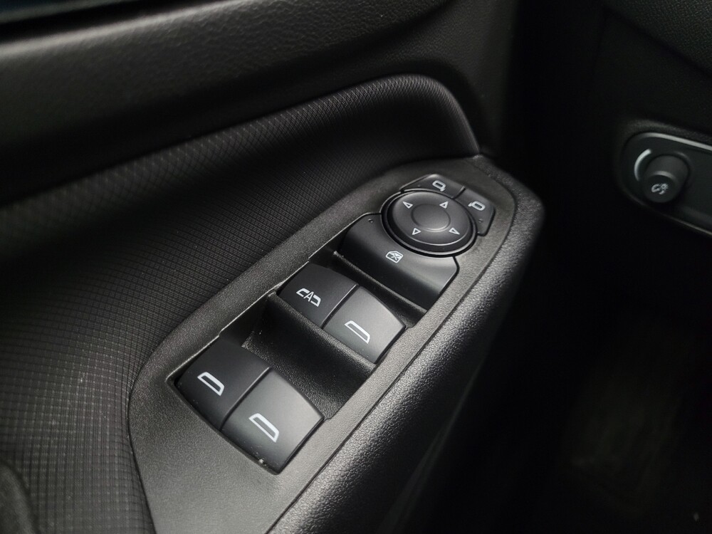 2022 Chevrolet Equinox in Indianapolis, IN 46222 - 18124142 27