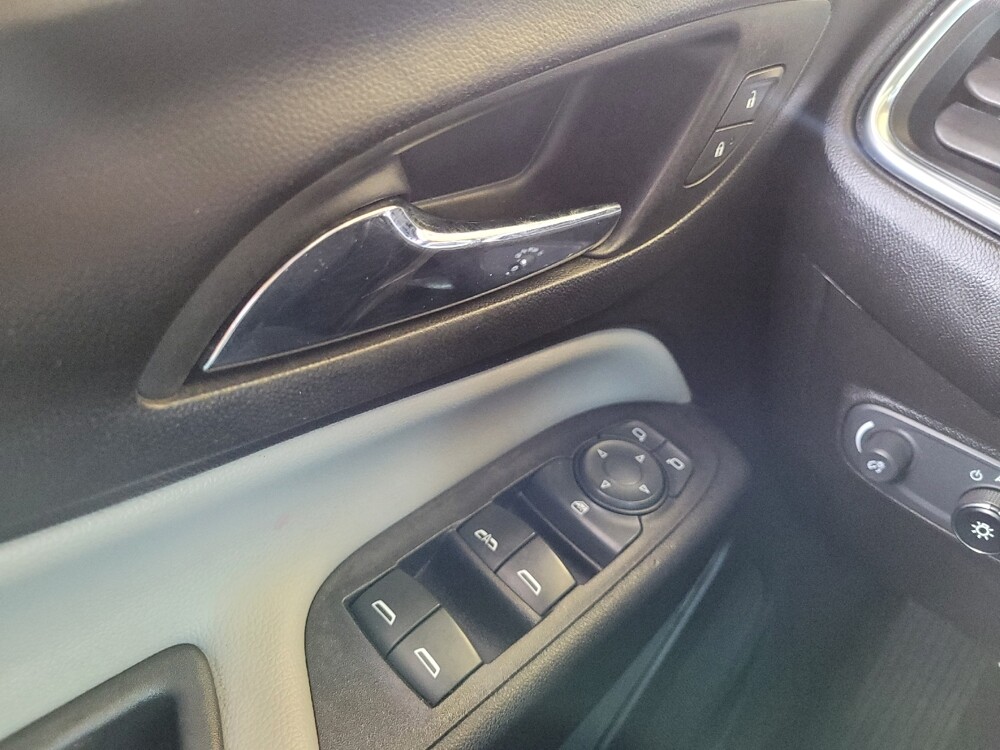 2020 Chevrolet Equinox in Cincinnati, OH 45255 - 18124145 27