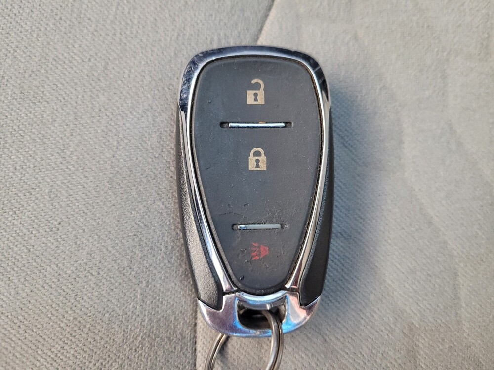 2020 Chevrolet Equinox in Cincinnati, OH 45255 - 18124145 32