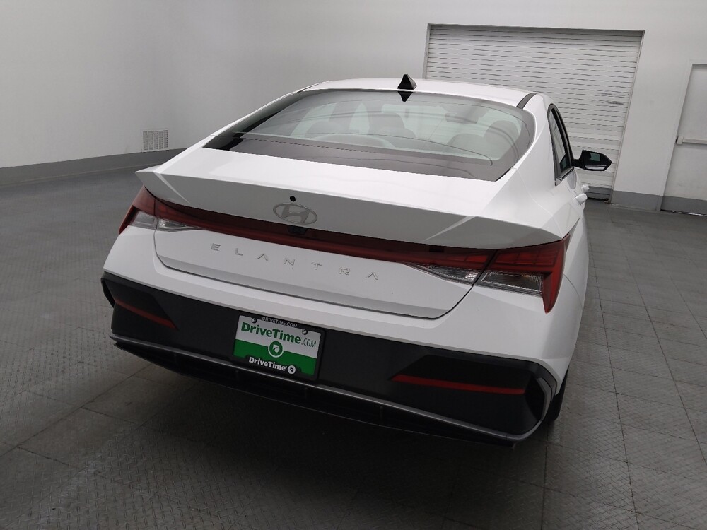 2025 Hyundai Elantra in Jacksonville, FL 32210 - 18124158 7