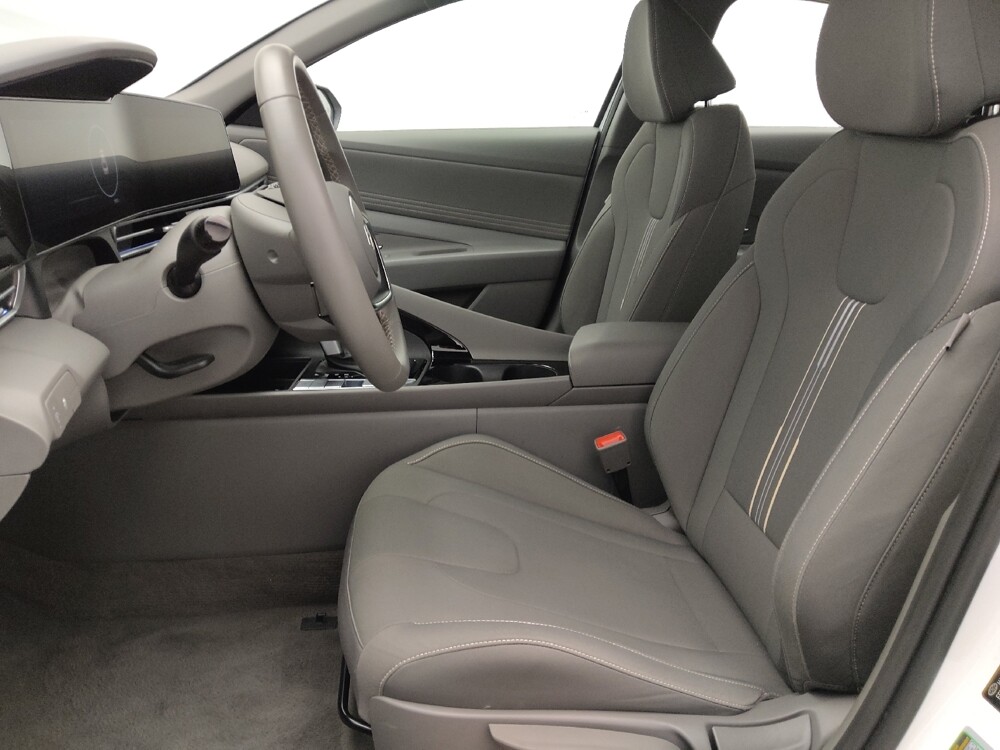 2025 Hyundai Elantra in Jacksonville, FL 32210 - 18124158 17