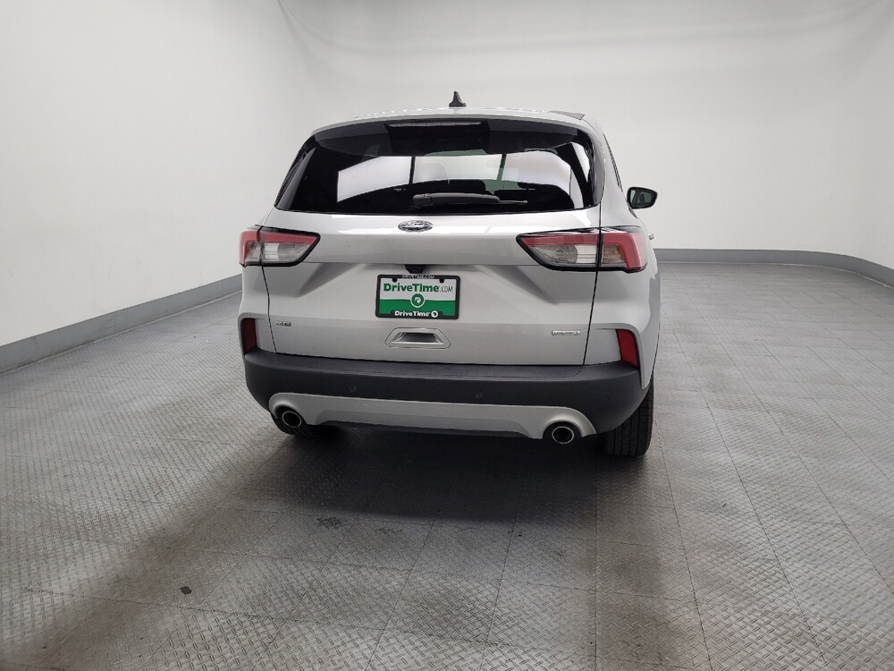 2020 Ford Escape in Las Vegas, NV 89102 - 18124165 7